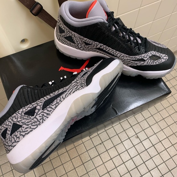 jordan retro 11 mens size 9.5